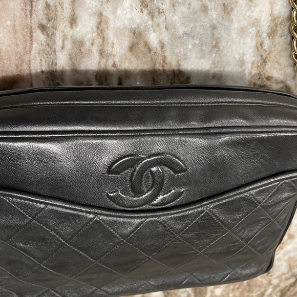 CHANEL crossbody camera bag - converts to shoulder bag - Picture 7 of 15